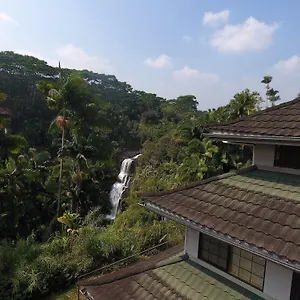 The At Kulaniapia Falls 4* Hilo